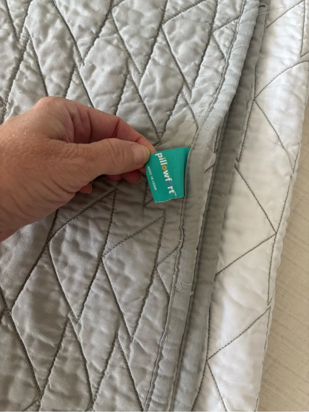 Twin White/Gray Quilt